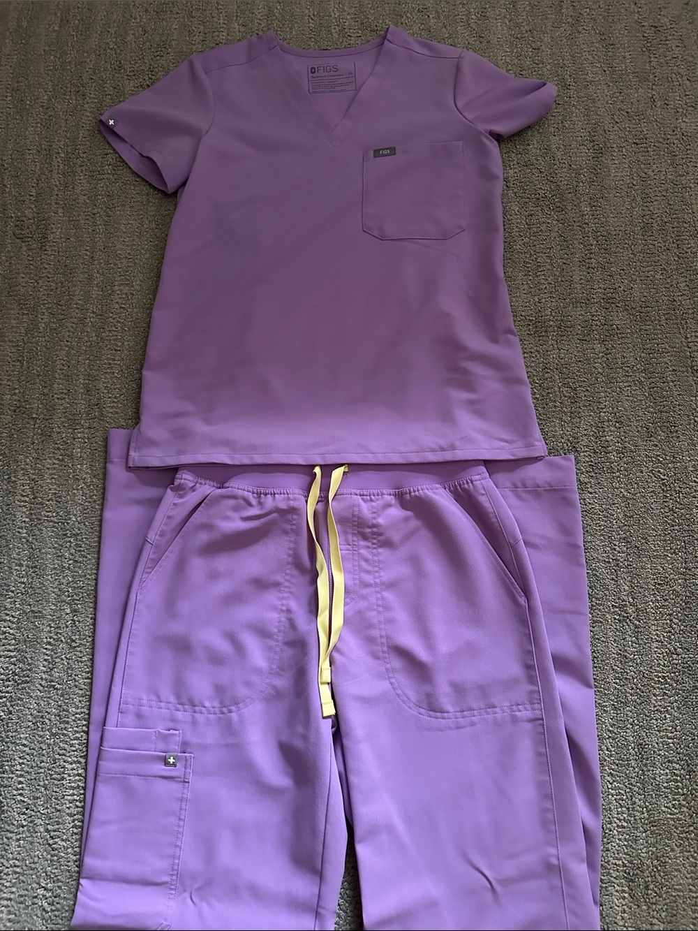 FIGS Lavender scrub set with Yellow Drawstring